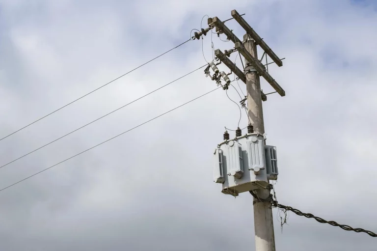 Reatores de Potência: O Essencial para Redes Elétricas Estáveis e Eficientes